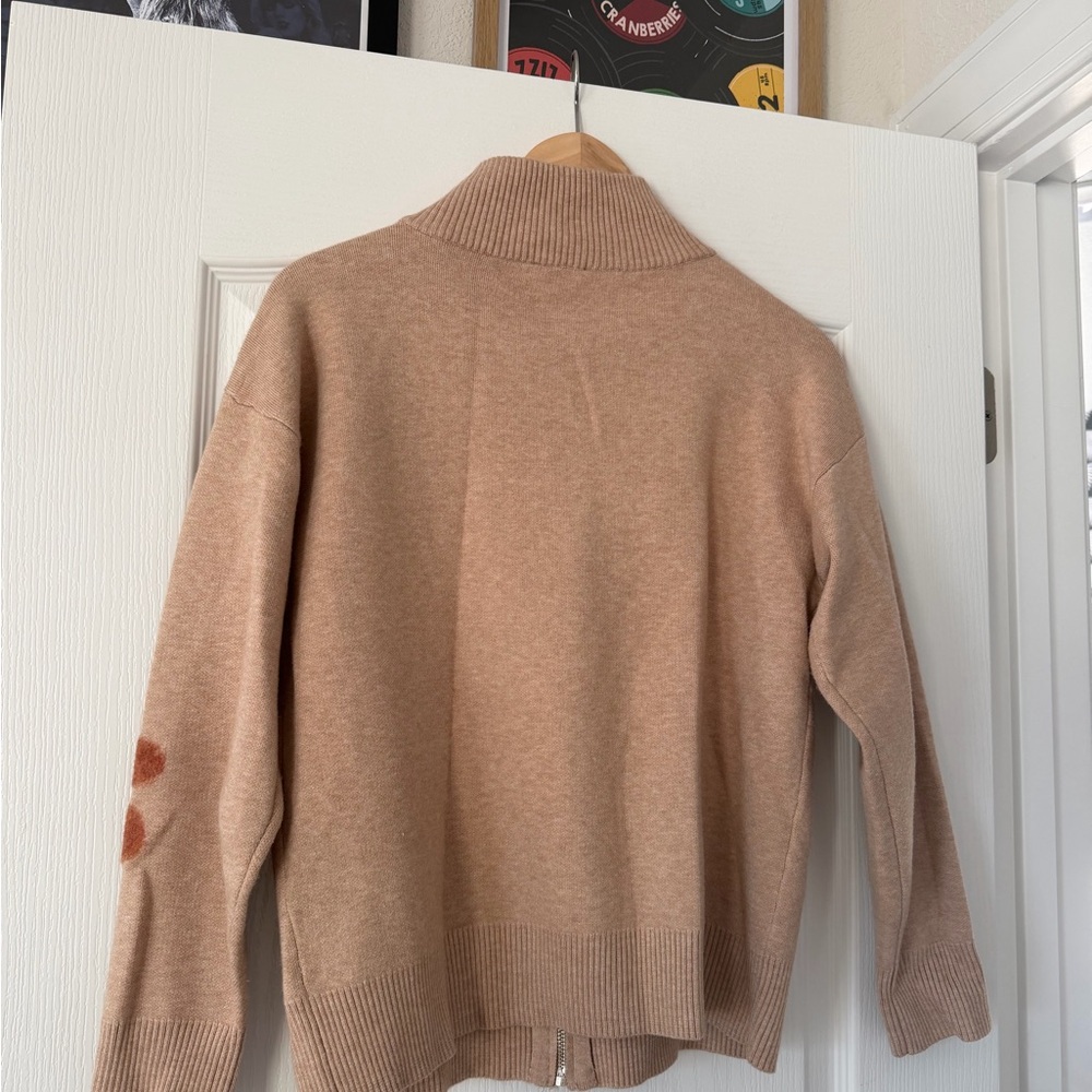 Sioni Tan Sweater with Floral Accents medium - Picture 6 of 6